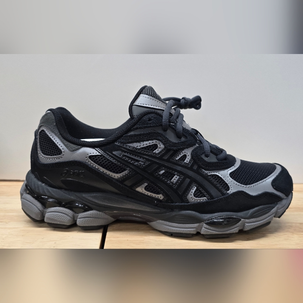 ASICS Men's GEL NYC, Athletic Shoe, Size 8.5, Women's Size 10, Graphite, Black